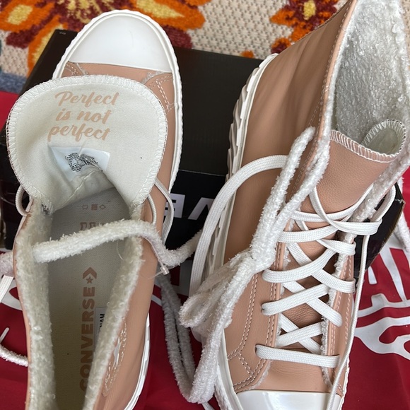 Converse 573073C
CTAS LIFT 2X HI
VACHETTA BEIGE/VINTAGE WHITE
WMNS Platforms - Picture 13 of 16